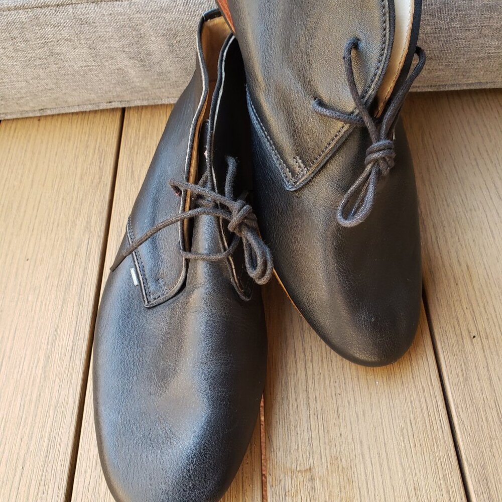EUC LA ZAPATERIA handmade leather jet black desert boots (9)